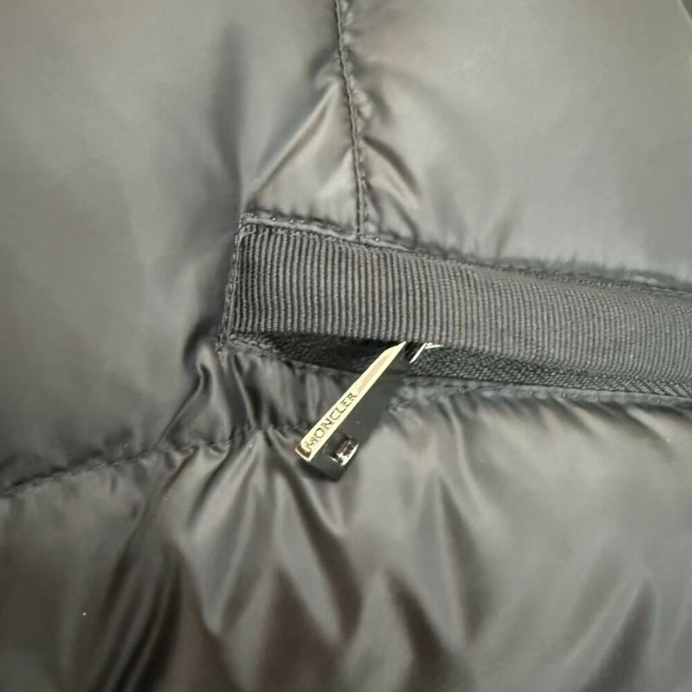 Moncler Short Puffer Jacket - Black, Cinched Waist & Removable Fur Hood - Picture 8 of 8